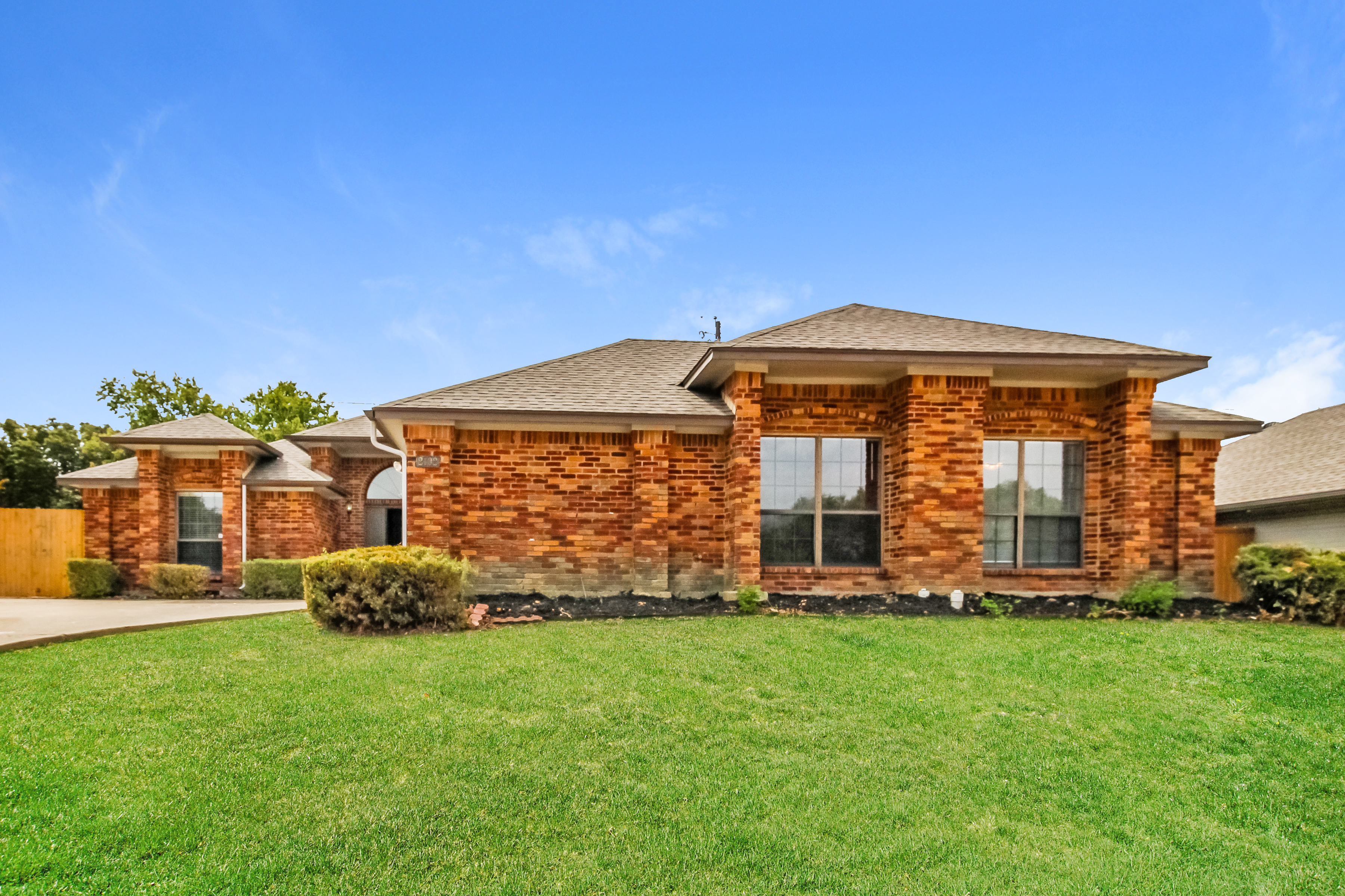 2102 Monterrey Pl Carrollton, TX 75006